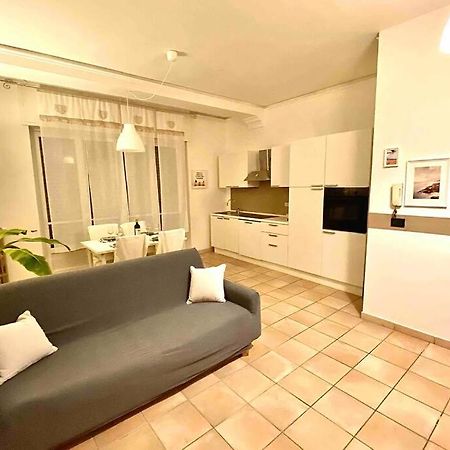 Appartamento Cozy In Super Centro! Asti Luaran gambar